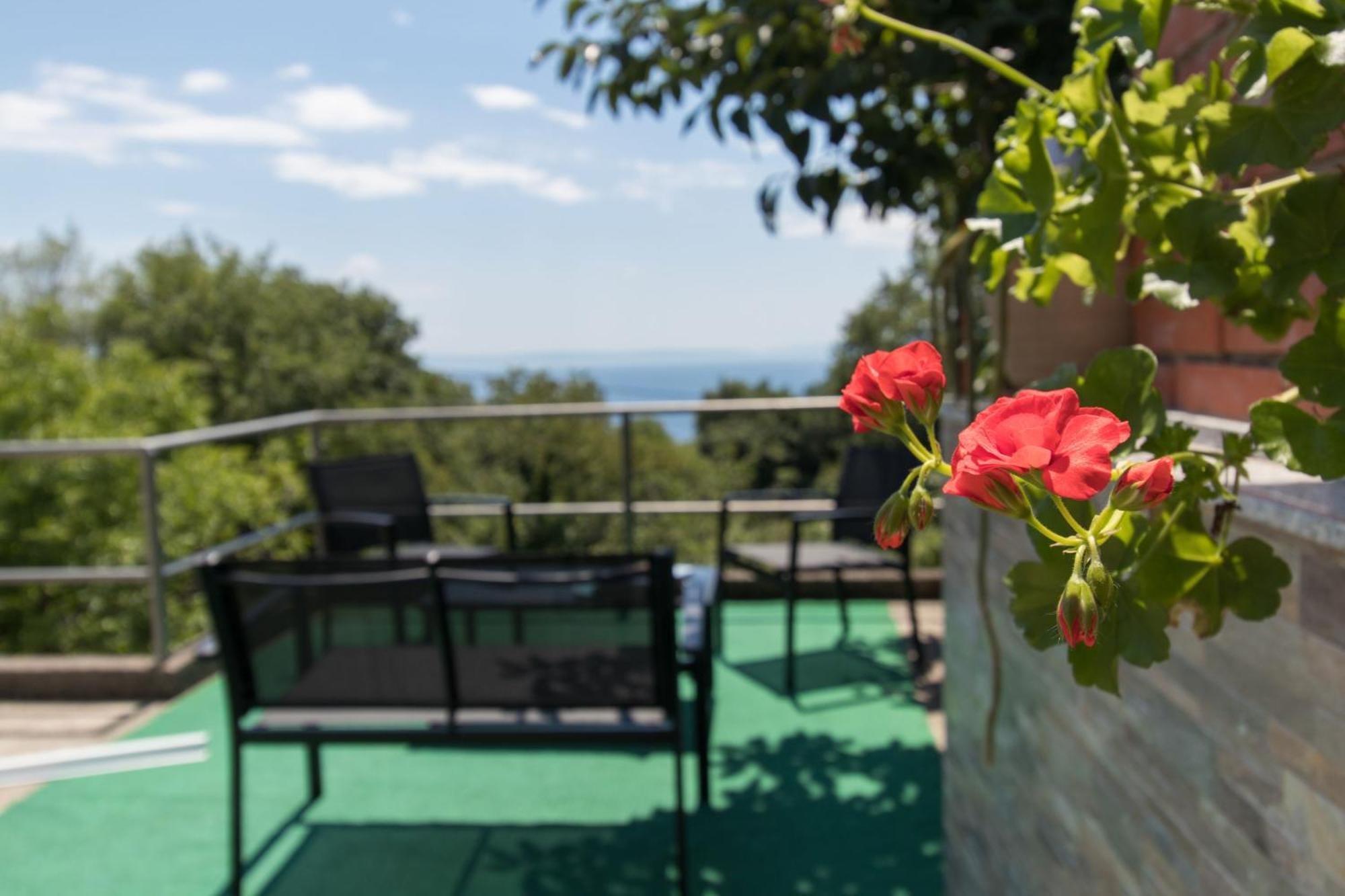 אופטיה Apartments Vesna מראה חיצוני תמונה