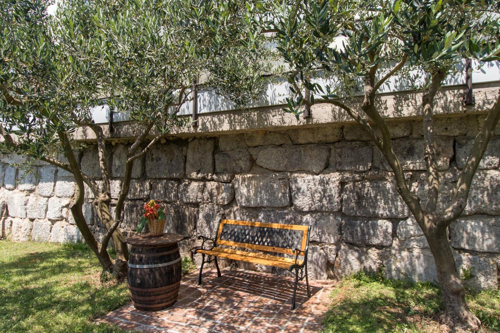 אופטיה Apartments Vesna מראה חיצוני תמונה