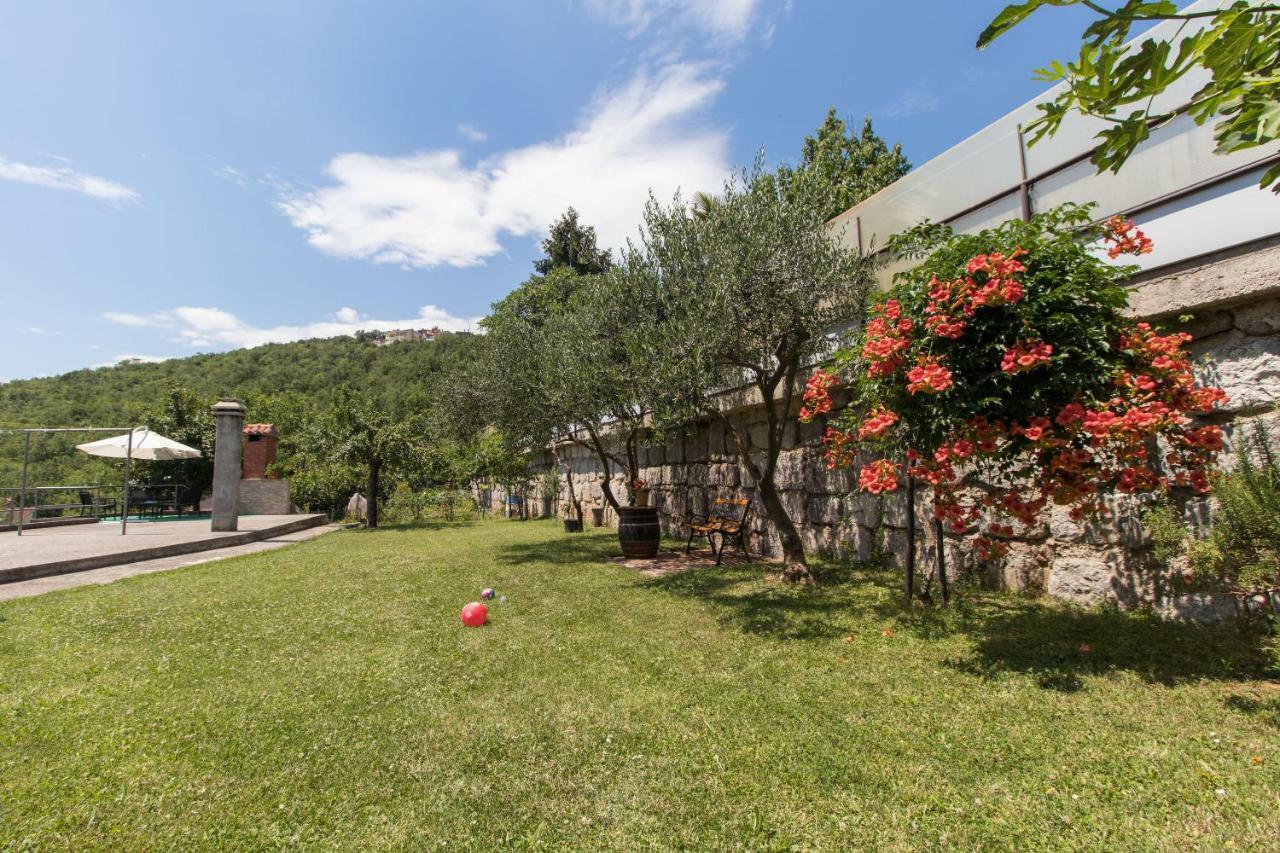 אופטיה Apartments Vesna מראה חיצוני תמונה